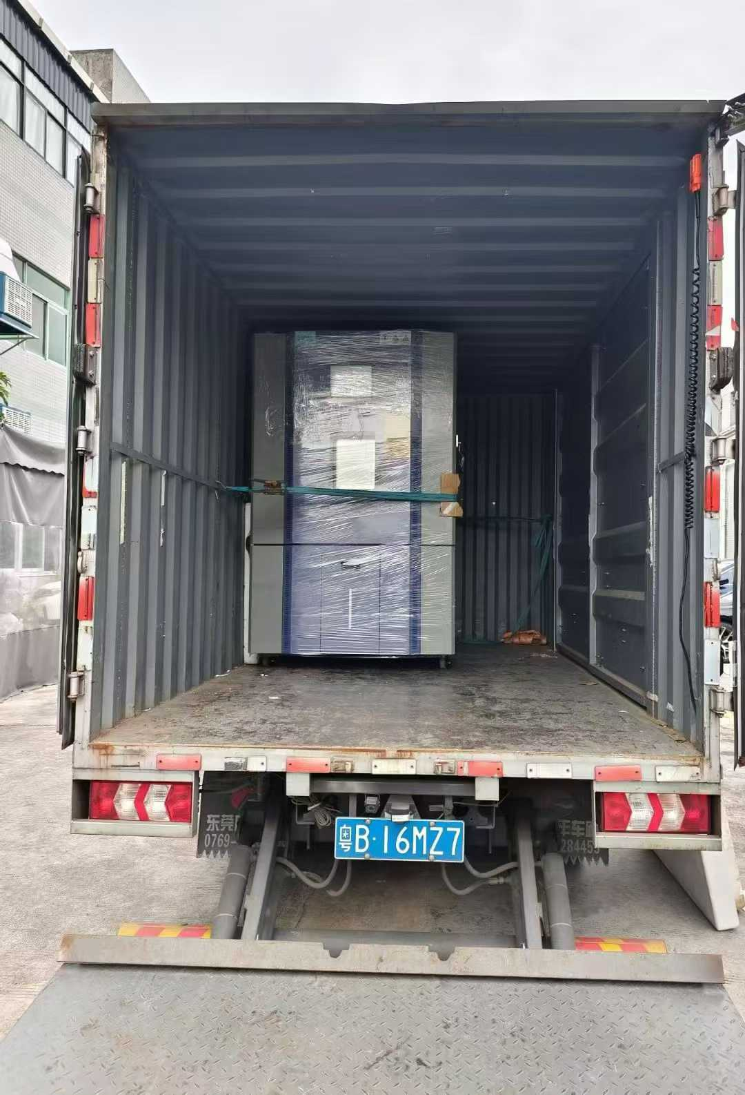 800L恒溫恒濕試驗(yàn)箱送貨陽(yáng)江做電鍍客戶